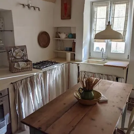 Palazzetto In 루파노