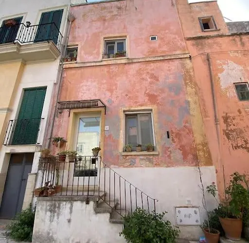 Palazzetto In *